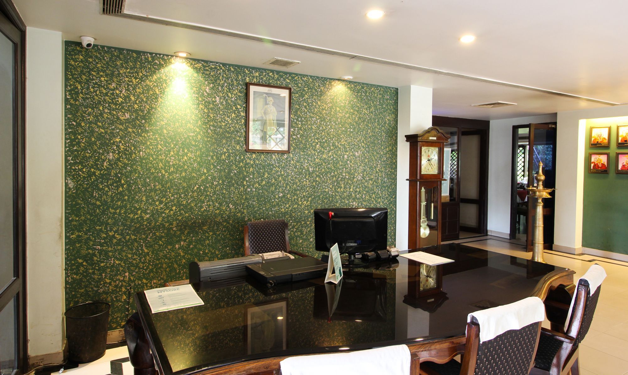 Treebo Trend Royal Inn Mysore Extérieur photo